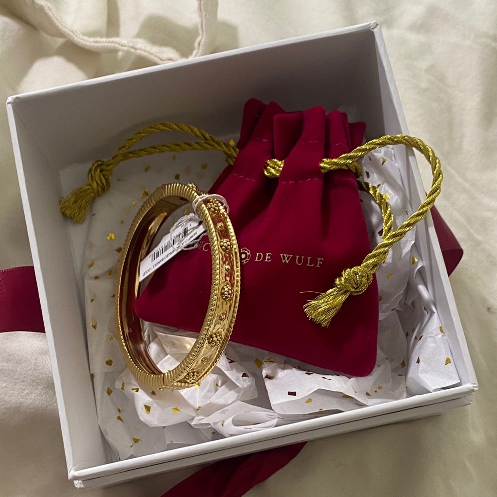 Capucine de Wulf “Berry Classic Hinged Bracelet - Gold”